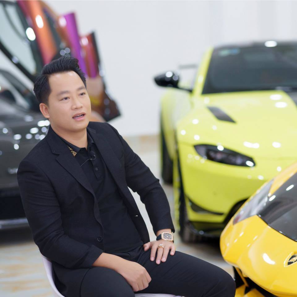 Hoàng Kim Khánh nổi tiếng chịu chi trong giới chơi siêu xe.