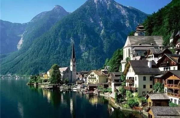 Quốc gia này kiếm tiền bằng cách cho thuê... cả đất nước - 1 Công quốc Liechtenstein xinh đẹp với diện tích chỉ vỏn vẹn 160 km²