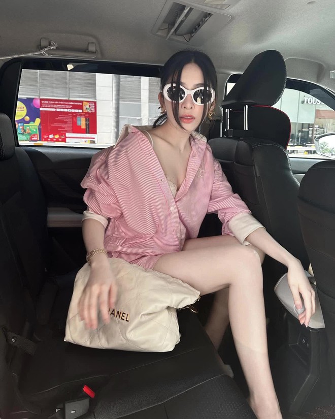 Hot girl Linh Trương náo loạn cõi mạng: 22 tuổi đã có núi đồ hiệu, style sang chảnh miễn chê, xem nhan sắc trước "dao kéo" mới thấy bất ngờ - Ảnh 3. Hot girl Linh Trương náo loạn cõi mạng: 22 tuổi đã có núi đồ hiệu, style sang chảnh miễn chê, xem nhan sắc trước "dao kéo" mới thấy bất ngờ - Ảnh 3.