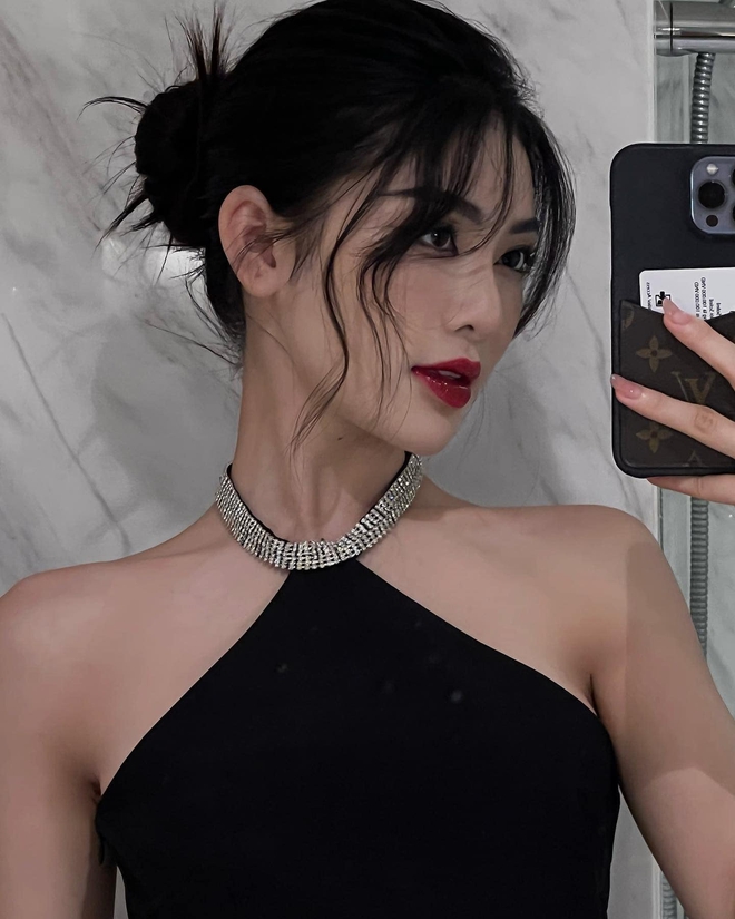 Hot girl Linh Trương náo loạn cõi mạng: 22 tuổi đã có núi đồ hiệu, style sang chảnh miễn chê, xem nhan sắc trước "dao kéo" mới thấy bất ngờ - Ảnh 6. Hot girl Linh Trương náo loạn cõi mạng: 22 tuổi đã có núi đồ hiệu, style sang chảnh miễn chê, xem nhan sắc trước "dao kéo" mới thấy bất ngờ - Ảnh 6.