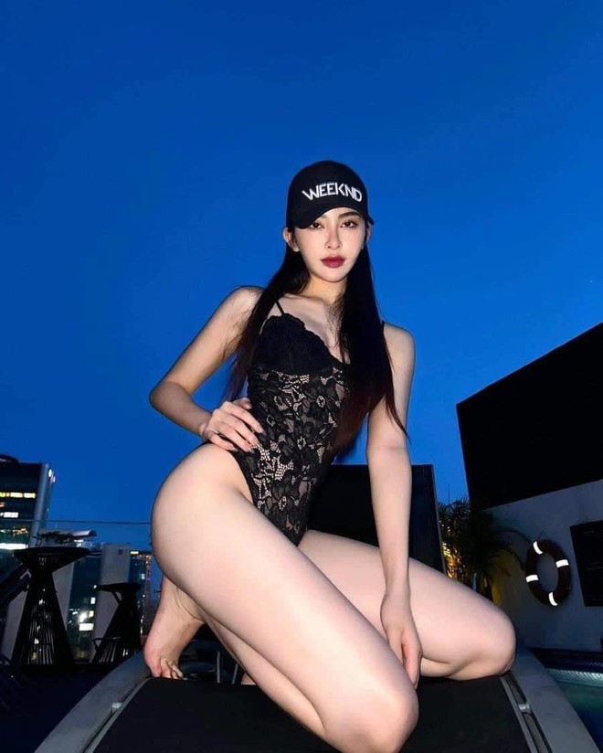 Hot girl Linh Trương náo loạn cõi mạng: 22 tuổi đã có núi đồ hiệu, style sang chảnh miễn chê, xem nhan sắc trước "dao kéo" mới thấy bất ngờ - Ảnh 5. Hot girl Linh Trương náo loạn cõi mạng: 22 tuổi đã có núi đồ hiệu, style sang chảnh miễn chê, xem nhan sắc trước "dao kéo" mới thấy bất ngờ - Ảnh 5.