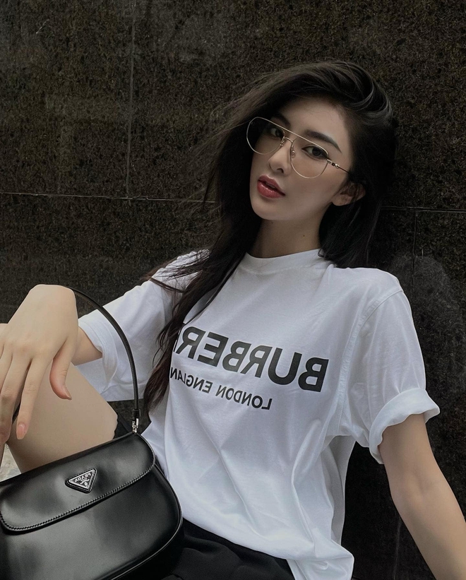 Hot girl Linh Trương náo loạn cõi mạng: 22 tuổi đã có núi đồ hiệu, style sang chảnh miễn chê, xem nhan sắc trước "dao kéo" mới thấy bất ngờ - Ảnh 3. Hot girl Linh Trương náo loạn cõi mạng: 22 tuổi đã có núi đồ hiệu, style sang chảnh miễn chê, xem nhan sắc trước "dao kéo" mới thấy bất ngờ - Ảnh 3.