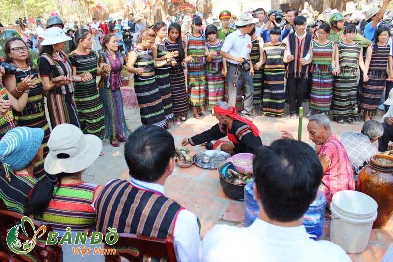 Lễ cúng bến nước của dân tộc Ê đê